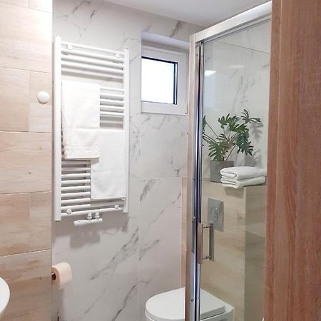 Willa Na Bielanach Appartement Bielany Wrocławskie Buitenkant foto