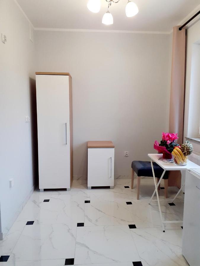Willa Na Bielanach Appartement Bielany Wrocławskie Buitenkant foto